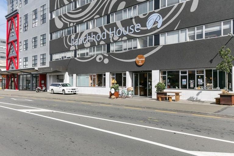 Photo of property in Urbane Apartments, 48/29 Webb Street, Mount Cook, Wellington, 6011