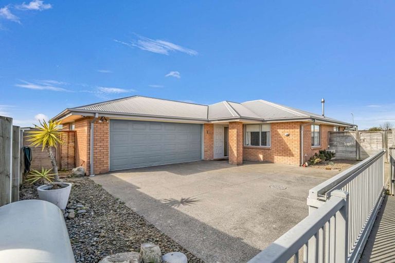 Photo of property in 2/3 Retallick Way, Amberley, 7410