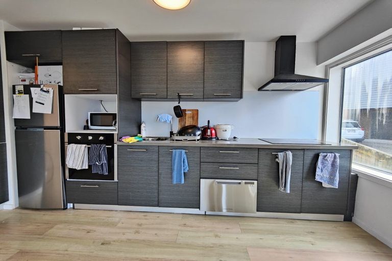 Photo of property in 32u2 Akaroa Drive, Maupuia, Wellington, 6022