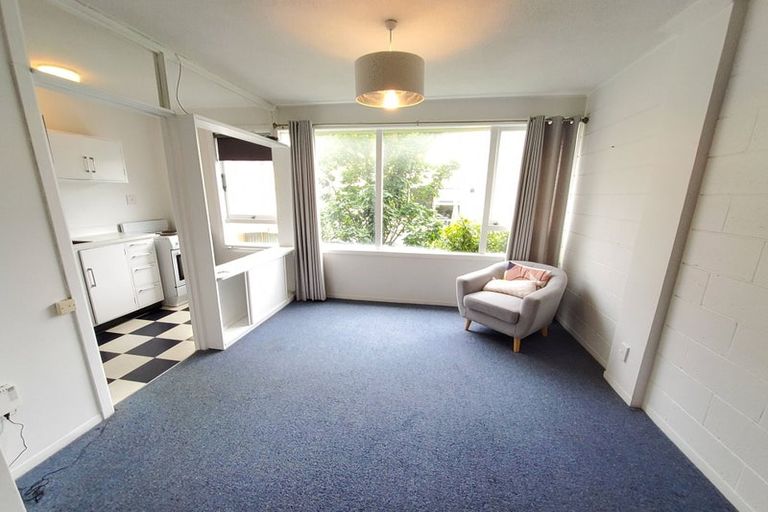 Photo of property in Churchill Flats, 213 The Terrace, Wellington Central, Wellington, 6011
