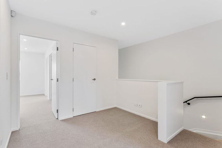 Photo of property in 4 Aquamarine Road, Rosehill, Papakura, 2113
