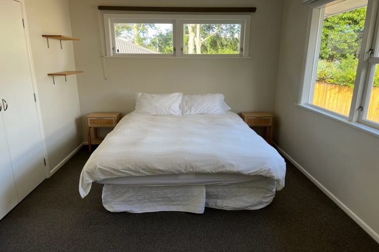 Photo of property in 40 Trinidad Road, Sunnynook, Auckland, 0620