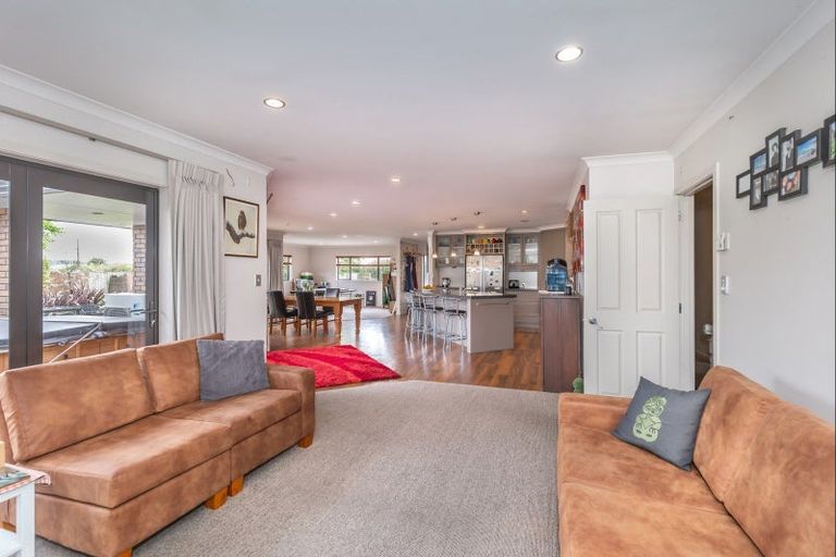 Photo of property in 177 Queen Street West, Levin, 5510