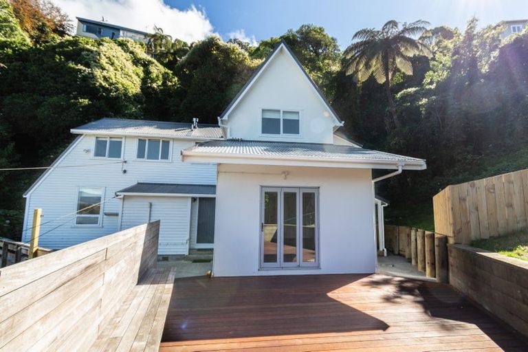 Photo of property in 136 Raroa Road, Aro Valley, Wellington, 6012