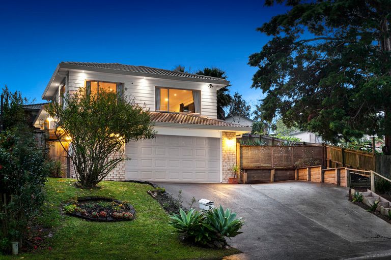 Photo of property in 1 Shah Place, Glen Eden, Auckland, 0602