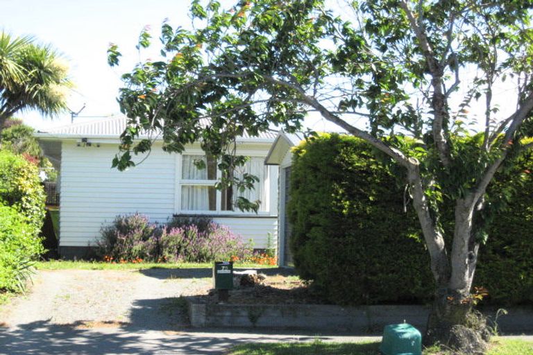 Photo of property in 2/73 Staveley Street, Avonhead, Christchurch, 8042