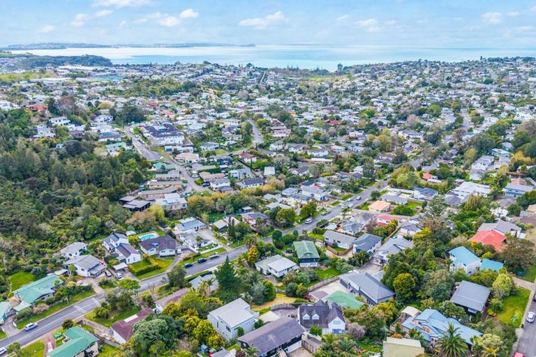 Photo of property in 32 Awaruku Road, Torbay, Auckland, 0630