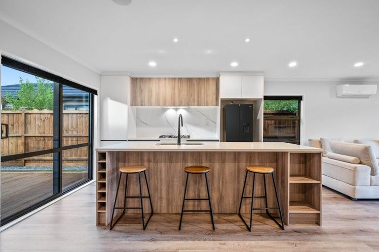 Photo of property in 4 Raoriki Road, Pukekohe, 2120