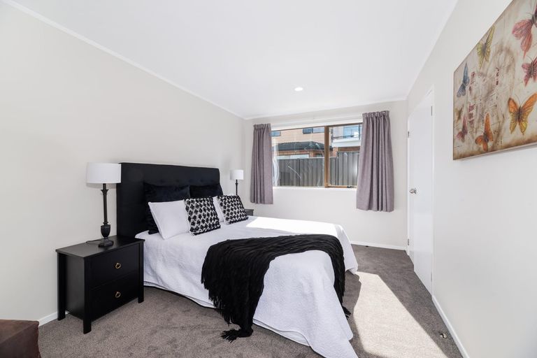 Photo of property in 18 Catkin Crescent, Papatoetoe, Auckland, 2025