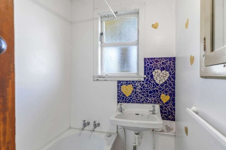 Photo of property in 616 Featherston Street, Roslyn, Palmerston North, 4414