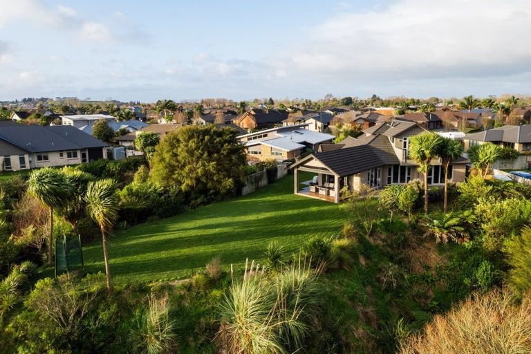 Photo of property in 142 Saint James Drive, Huntington, Hamilton, 3210