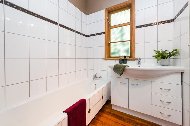 Photo of property in 170 Maxwells Line, Awapuni, Palmerston North, 4412