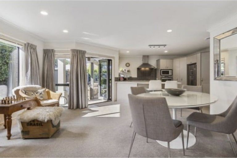 Photo of property in 14 Putaka Place, Papamoa Beach, Papamoa, 3118