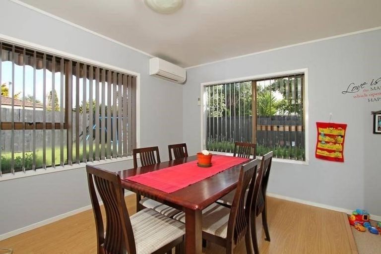 Photo of property in 36 Frank Evans Place, Henderson, Auckland, 0610