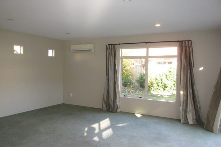 Photo of property in 35 Parade Court, Addington, Christchurch, 8024