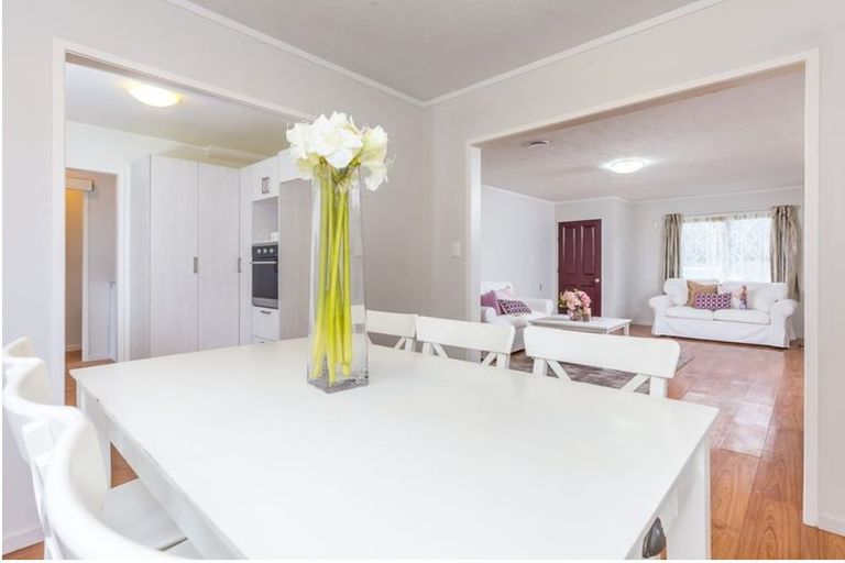 Photo of property in 60 Kohekohe Street, New Lynn, Auckland, 0600