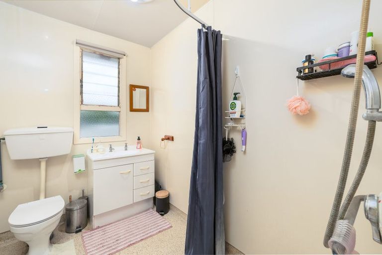 Photo of property in 28 Augustine Street, Waimate, 7924