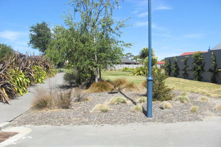 Photo of property in 15 Hideaway Gate, Parklands, Christchurch, 8083