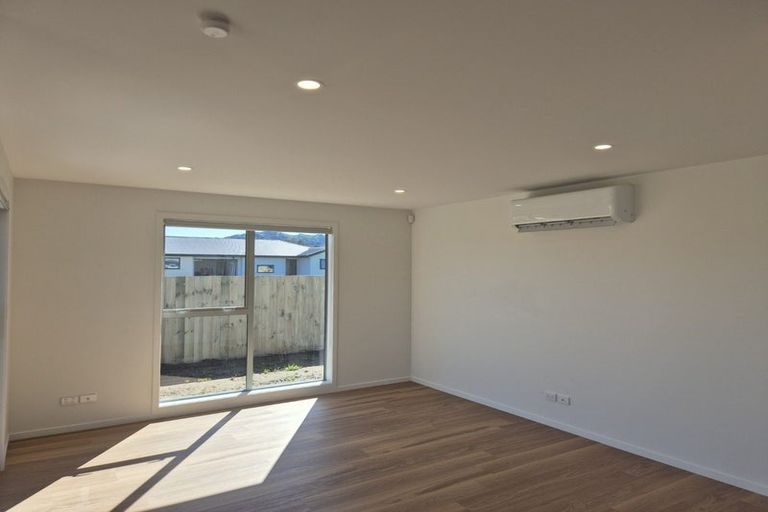 Photo of property in 25 Allan Avenue, Lytton West, 4071