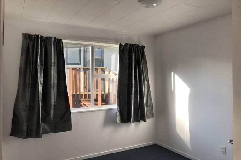 Photo of property in 51 Normanton Street, Glenfield, Auckland, 0629