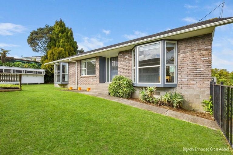 Photo of property in 102 Heta Road, Highlands Park, New Plymouth, 4312