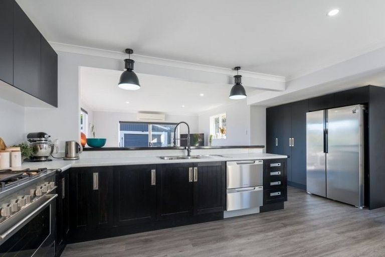 Photo of property in 12 Christchurch Crescent, Kelson, Lower Hutt, 5010