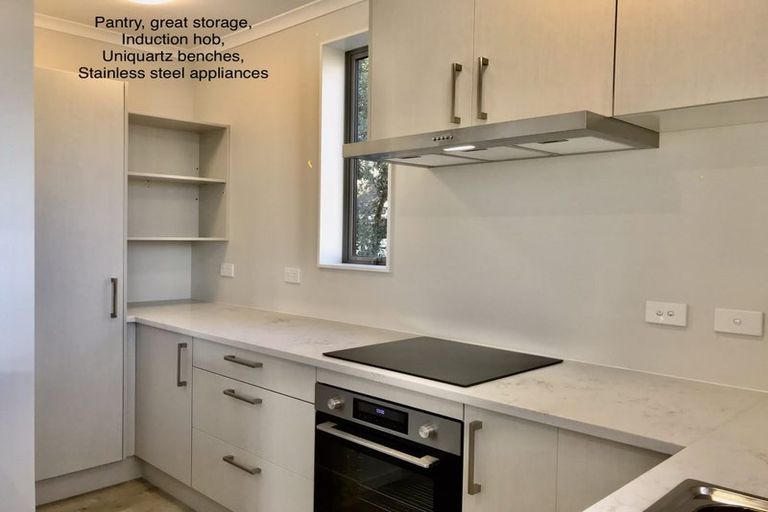 Photo of property in 2d/4 Sunnynook Road, Sunnynook, Auckland, 0620