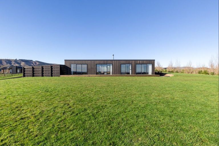 Photo of property in 173 Kingsdale Park Drive, Aokautere, Palmerston North, 4471