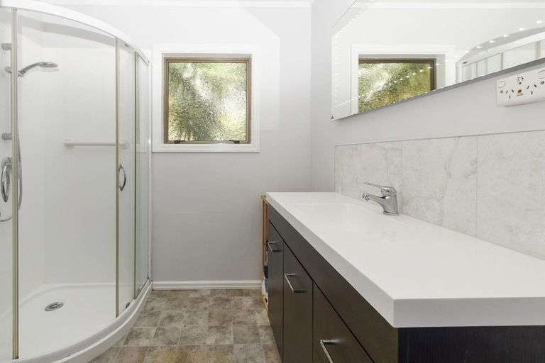 Photo of property in 21 St James Avenue, Helensville, 0800