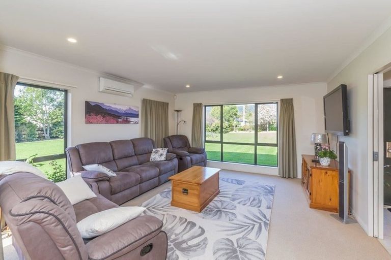 Photo of property in 7 Wakefield Road, Levin, 5571
