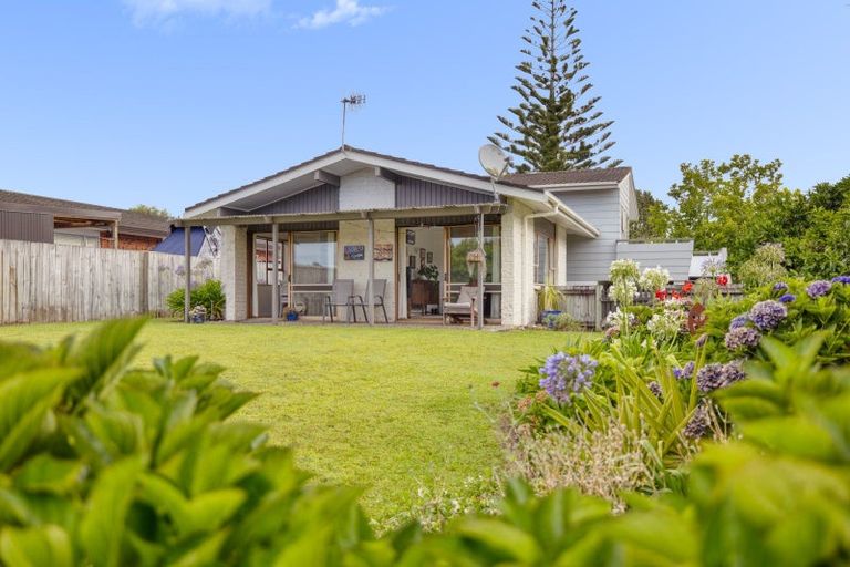 Photo of property in 27 Hookey Drive, Te Puke, 3119