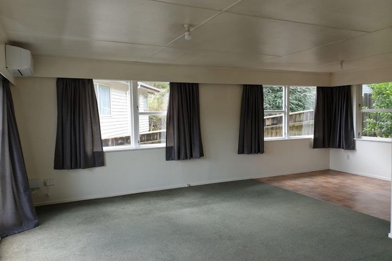 Photo of property in 32 Mimihau Grove, Wainuiomata, Lower Hutt, 5014