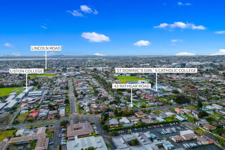 Photo of property in 43 Rathgar Road, Henderson, Auckland, 0610