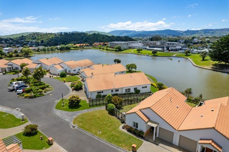 Photo of property in 9 Lakeside Villas, Whitby, Porirua, 5024
