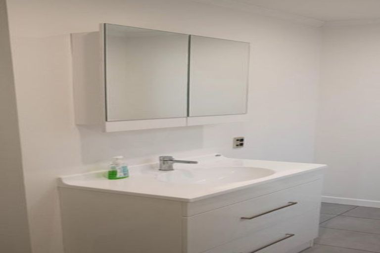 Photo of property in 43 Te Mome Road, Alicetown, Lower Hutt, 5010