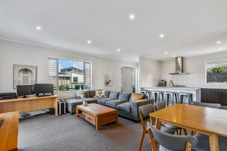 Photo of property in 4 Kuku Avenue, Red Beach, 0932