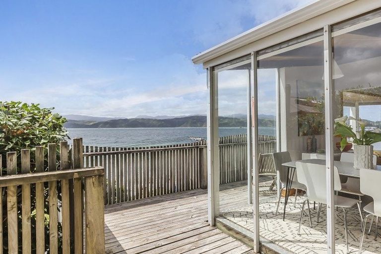 Photo of property in 149a Marine Parade, Seatoun, Wellington, 6022