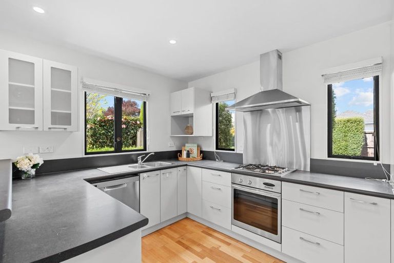 Photo of property in 76 Maidstone Road, Ilam, Christchurch, 8041