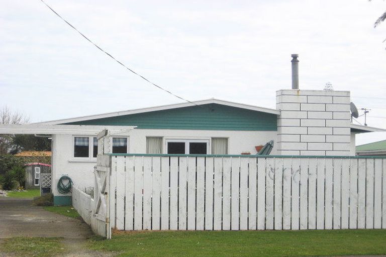 Photo of property in 7 Paritutu Road, Spotswood, New Plymouth, 4310