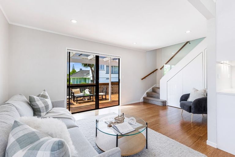 Photo of property in 2/12 Neil Avenue, Te Atatu Peninsula, Auckland, 0610