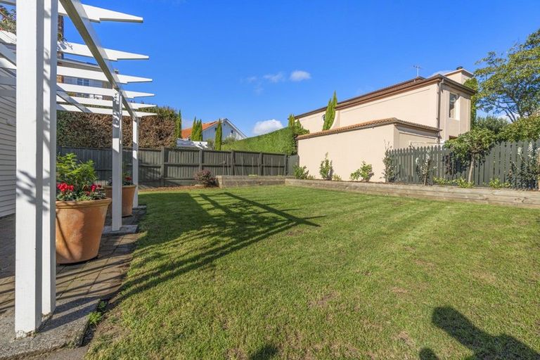 Photo of property in 26 Jubilee Avenue, Devonport, Auckland, 0624