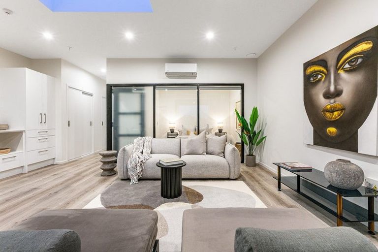 Photo of property in 305/2 Onepu Road, Kilbirnie, Wellington, 6022