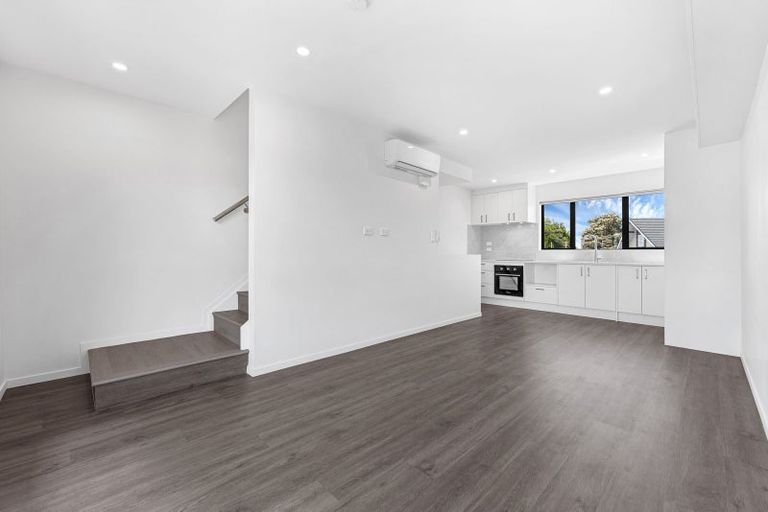 Photo of property in 1/45 Dale Crescent, Pakuranga, Auckland, 2010