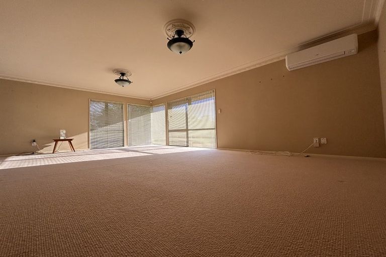 Photo of property in 33 Carnoustie Drive, Wattle Downs, Auckland, 2103