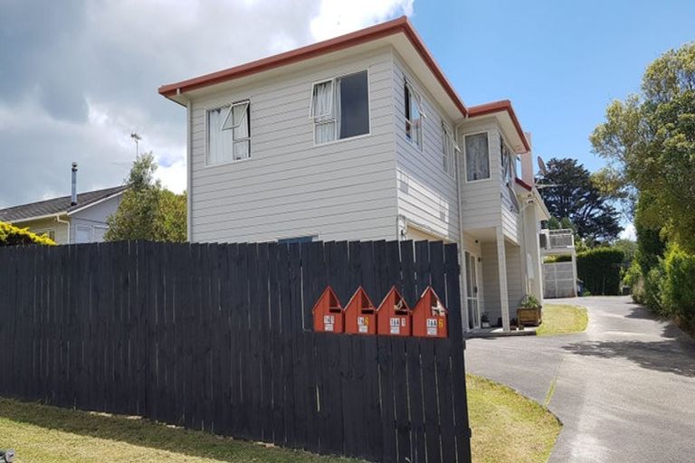 Photo of property in 16 Kauri Glen Road, Northcote, Auckland, 0627