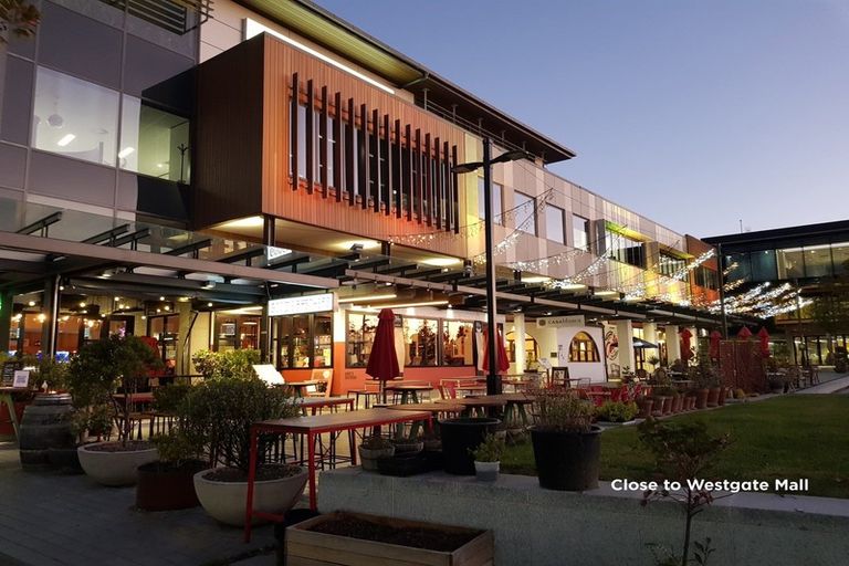 Photo of property in 64 Don Buck Road, Massey, Auckland, 0614