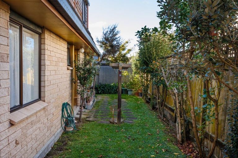 Photo of property in 2a Bristol Crescent, Roslyn, Palmerston North, 4414