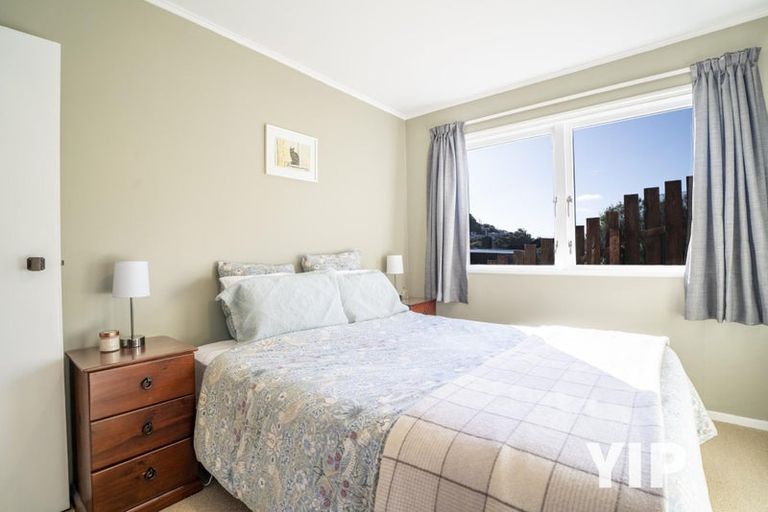 Photo of property in 9 Wakely Road, Newlands, Wellington, 6037