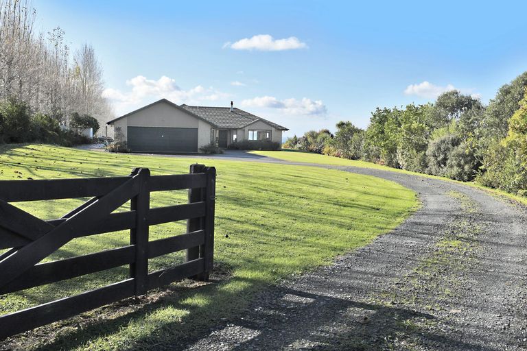 Photo of property in 210 Staniforth Road, Kaiwaka, Wellsford, 0975