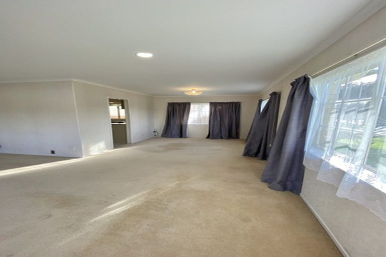 Photo of property in 52 Delmont Close, East Tamaki Heights, Auckland, 2016
